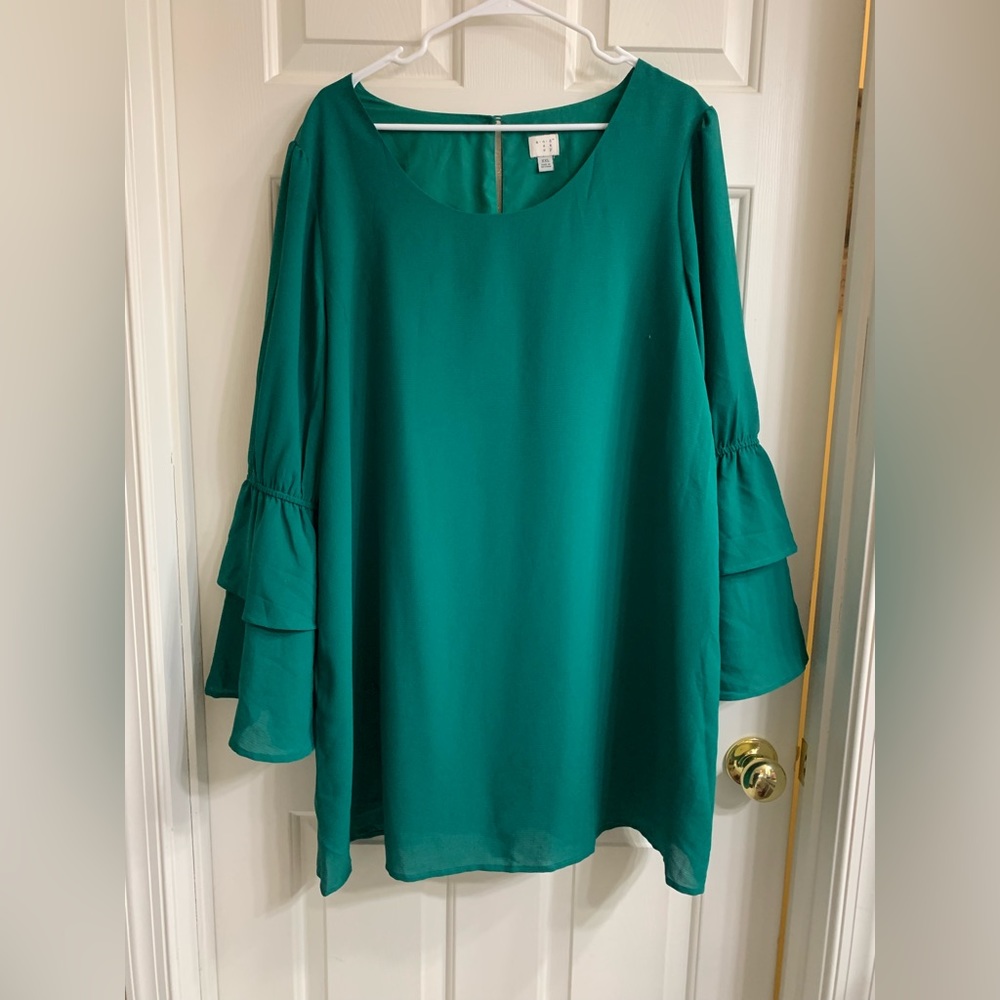 Green Bell-Sleeved Dress